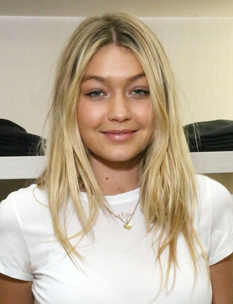 Gigi Hadid Haircut, Blonde Gigi Hadid, Gigi Hadid Blonde, Gigi Hadid Poses, Gigi Hadid Hair, Yellow Blonde Hair, Yellow Blonde, Blonde Hair Transformations, Stay Sane