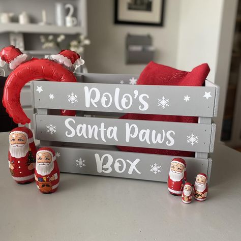 🎅🏼Look at these! How cute… A custom order for 3 Christmas boxes for 3 special dogs! Now listed in our Etsy Shop.. https://www.etsy.com/uk/listing/1801851467/personalised-christmas-crate-box Christmas Crates, Christmas Crate, Christmas Eve Crate, Christmas Treats Boxes, Dogs Christmas, Pampered Pooch, Pet Christmas, Grey Christmas, Christmas Treat