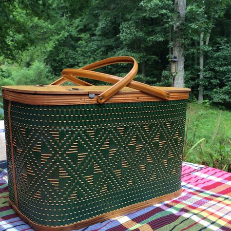 Large Hawkeye classic green picnic basket by Putnam and Speedwell Hawkeye Classic, Green Picnic Basket, Green Picnic, Wood Riser, Vintage Picnic Basket, Retro Christmas Decorations, Wicker Hamper, Vintage Thermos, Picnic Baskets