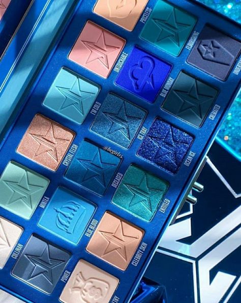 Blue Palette Makeup, Makeup Palates, Mermaid Birthday Party Food, Arctic Fox Hair Color, Palette Makeup, Gothic Makeup, Eyeshadow Pallets, Blue Bloods, Makeup Items