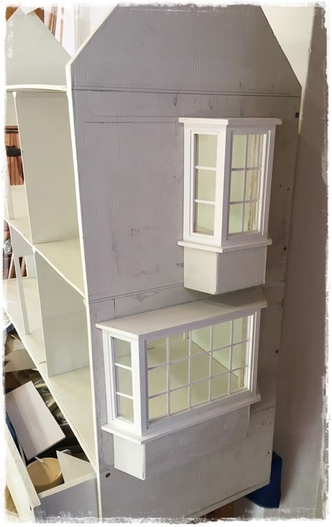 Dollhouse Windows, Dollhouse Tutorials, Diy Barbie Furniture, Doll House Plans, Mini Doll House, Doll House Crafts, Dollhouse Projects, Victorian Dollhouse, Dollhouse Miniatures Diy