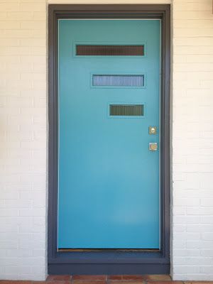 Love the door! Modern Door Trim, House Exterior Colors Blue, Mid Century Doors, Mid Century Modern Front Door, Mid Century Modern Door, Exterior Door Hardware, Mid Century Modern Exterior, Modern Exterior Doors, Front Door Paint Colors