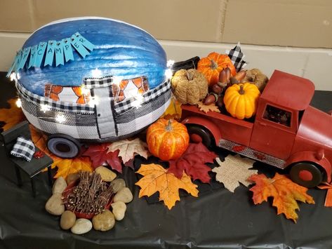 Camper Pumpkin Decorating, Pumpkin Camper Painted, Camper Pumpkin, Halloween Creche, Pumpkin Decorating Contest Ideas, Pumpkin Contest Ideas, Diy Pumpkin Carving, Pumpkin Carve, Pumpkin Decorating Diy