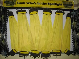 As a reward have a class be the spotlight class for the month and record a video. great musical reward! Mrs. Q's Music Blog: Look Who's in the Spotlight Spotlight Bulletin Board, Hollywood Classroom, Hollywood Theme Classroom, Music Bulletin Boards, Student Of The Month, Library Bulletin Boards, Hollywood Theme, School Displays, Star Students