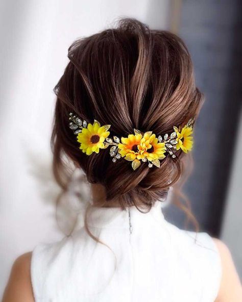 Sunflower Bridal Headpiece Boho Wedding Hairpiece Yellow - Etsy Yellow Flower Hairstyle, Wedding Hair Sunflower, Sunflower Weddings, Sunflower Hair Clip, Flower Girl Hair Piece, Yellow Weddings, Boho Bridal Headpiece, Sunflower Hair, Wedding Hairpiece