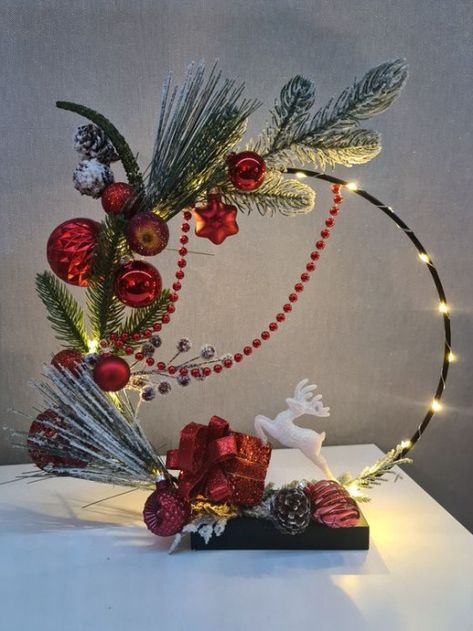 Christmas Shadow Boxes, Christmas Centerpieces Diy, Easy Christmas Decorations, Christmas Decorations Bedroom, Merry Christmas Sign, Christmas Decorations Diy Outdoor, Diy Christmas Decorations Easy, Phone Plans, Holiday Crafts Christmas