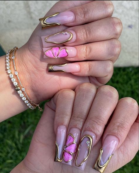 #nails #nailart #nailsofinstagram #naildesign Chrome Nails Designs, Romantic Nails, Sassy Nails, Short Square Acrylic Nails, Acrylic Nails Coffin Pink, Nails Only, Long Square Acrylic Nails, Short Acrylic Nails Designs, Gold Chrome