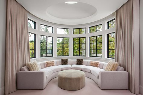 Evanston residence. Tim Barber Ltd Architecture, Los Angeles,... Hexagon Room, Circular Living Room, Round Room, Circular Window, Georgiana Design, Round Living Room, Sofa Design Wood, Houses Luxury, Living Room Sofa Set