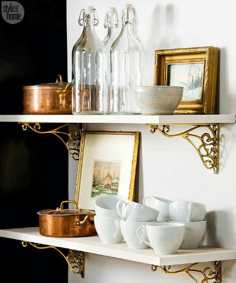 Parisian Kitchen, Bright House, Classic Kitchen Design, Parisian Decor, Fresh Farmhouse, Vintage Dishware, Farmhouse Side Table, Urban Interiors, Butlers Pantry