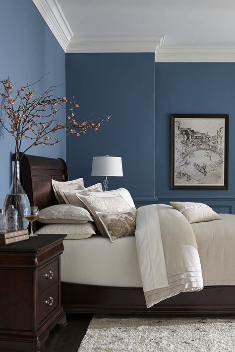 bedroom paint colors relaxing with dark furniture Bedroom With Blue Walls, Backpack Europe, Boys Bedroom Colors, Blue Bedroom Colors, Small Bedroom Colours, Packing Videos, Bedroom Paint Colors Master, Best Bedroom Colors, Decorating Bedroom