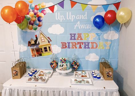 Up Birthday Party Theme Disney, Baby Boy Birthday Themes, 5th Birthday Party Ideas, Disney Up, Up Theme, Birthday Party Planning, Baby Boy Birthday, Baby 1st Birthday, Disney Party