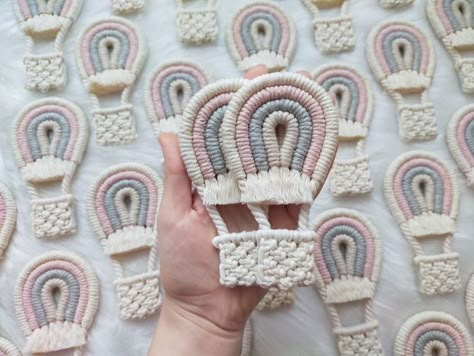 Macrame Party Favors, Macrame Magnet, Baby Shower Magnet Favors, Macrame Rainbow Keychain, Keychain Favors, Magnet Favors, Simpul Makrame, Pola Macrame, Macrame Baby