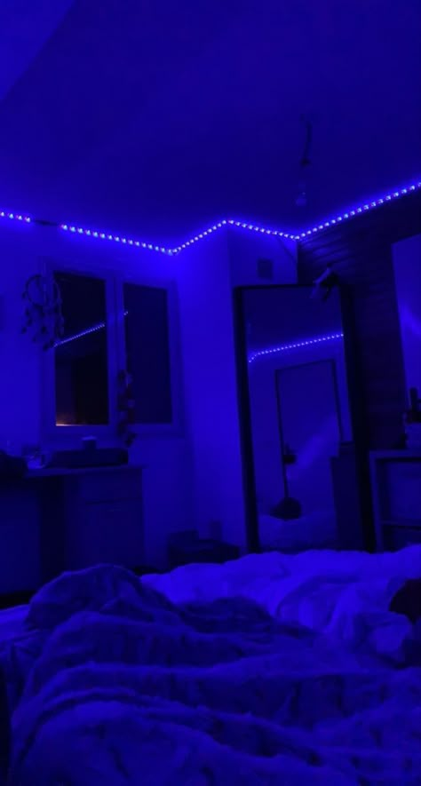 Bedroom Vibes Aesthetic Dark, Chill Vibe Bedroom Ideas, Dark Blue Led Lights Aesthetic, Dark Neon Room, Dark Led Room Aesthetic, Blue Led Lights Bedroom, Dark Blue Room Aesthetic, Chill Room Aesthetic, Dark Room Aesthetic