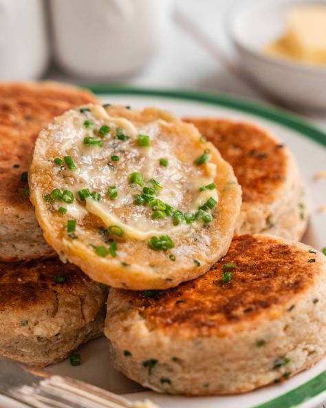 Grilled Prawns with Garlic, Lemon & Chilli | Culinary Cartel Bbq Prawns, Welsh Cakes, Grilled Prawns, Quick And Easy Soup, Cooking Recipe, Oven Recipes, Low Fat Recipes, Vegetable Sides, Fish Dishes