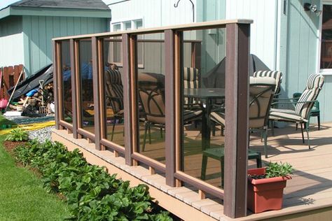 Unique Deck Idea Wind Break For Deck, Wind Block Ideas Patio, Patio Wind Break Ideas, Outdoor Patio Rooms, Pub Garden, Deck Design Ideas, Small Pergola, Break Ideas, Wind Blocking