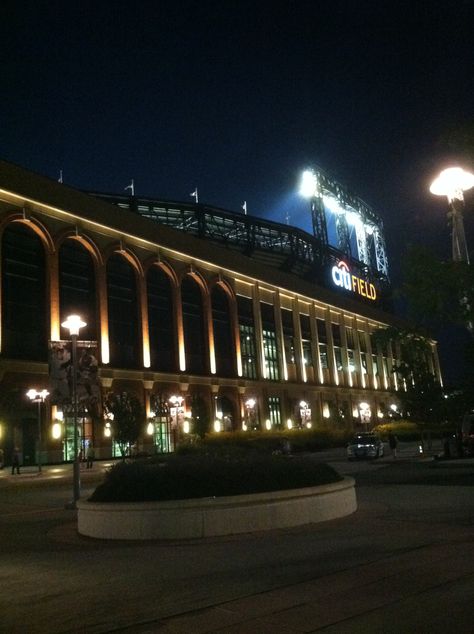 Mets Citi field. great stadium! Mlb Stadiums, Citi Field, Baseball Park, Mets Baseball, Stadium Design, Photo Board, I Love New York, Photo Boards, Play Ball