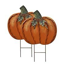 Halloween Lawn Decorations, Fall Yard Decor, Fall Lawn, Outdoor Fall Decor Ideas, Fall Garden Decor, Halloween Lawn, Front Yard Decor, Pumpkin Garden, Metal Pumpkins