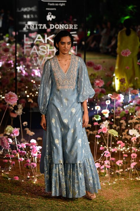 The Sleeves Pattern  #LFW2019 #sleeves Lakme Fashion Week 2019 Bridal Suits, Outfit Essentials, Nikkah Dress, Anita Dongre, Lakme Fashion Week, Indian Wedding Outfits, Indian Designer Outfits, Bride Clothes, Designs For Dresses