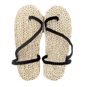 One Piece Cos Manual Straw Tailor-Made Anime Slippers  on sale US$19.00 Luffy Costume, Baby Sarada, One Piece Clothes, Straw Slippers, Straw Shoes, Straw Sandals, Straw Hat Pirates, Slippers Summer, Shoes Diy