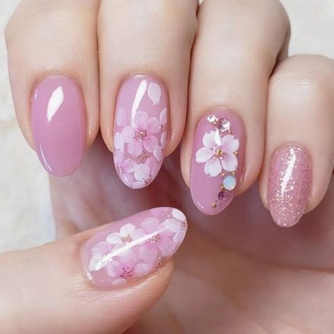 Pink Base Nails, Cherry Blossom Nails, Spring Acrylic Nails, Elegant Nail Art, Floral Nail Designs, Elegant Nail, Summer Toe Nails, Subtle Nails, Minimalist Nail Art