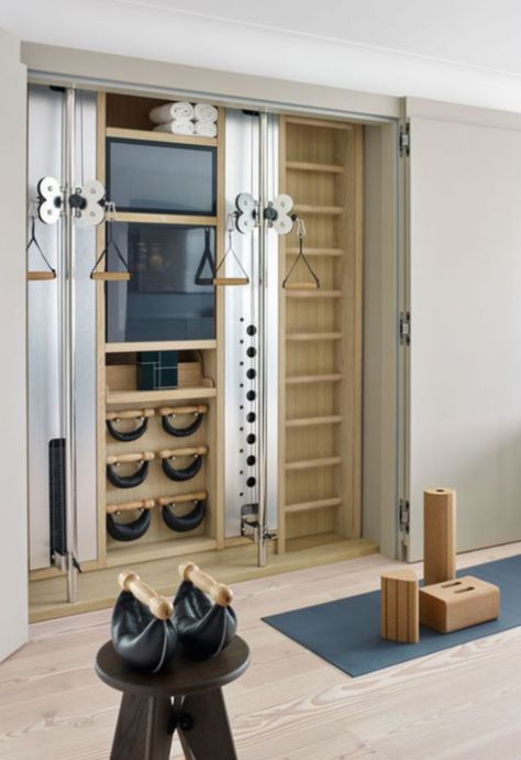 Dream Home Gym, Small Home Gym, Wellness Room, Home Gym Garage, Workout Room Home, Diy Home Gym, Basement Gym, Gym Room At Home, Reformer Pilates