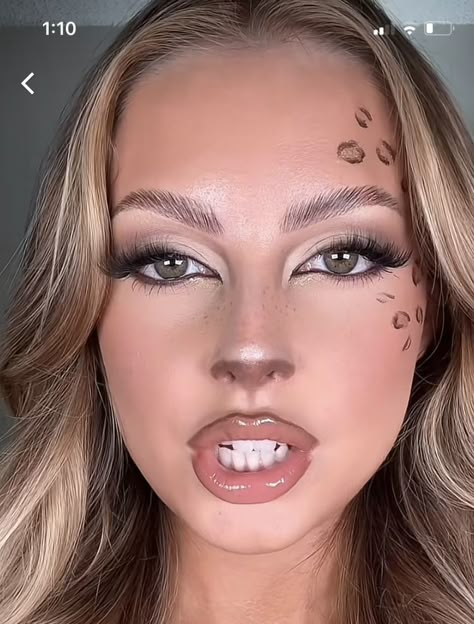 Kitty Cat Halloween Makeup, Cougar Halloween Makeup, Safari Makeup Ideas, Leopard Costume Women Makeup, Lioness Makeup Halloween, Simple Aesthetic Halloween Costumes, Cheetah Halloween Costume Make Up, Halloween Makeup Cheetah, Leapord Halloween Make Up