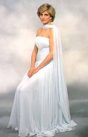 'Diana' The Peoples Princess Princess Diana Dresses, Prins William, Princess Diana Fashion, Prins Harry, Princess Diana Family, Princess Diana Photos, Princess Diana Pictures, Princes Diana, Diana Fashion