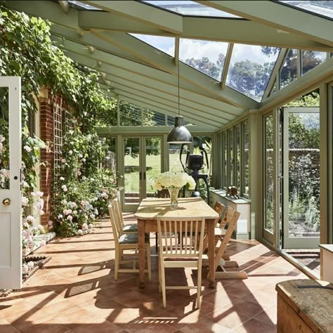 Glass Room In House, This Oak House, Country Side Homes Interior, Farmhouse Solarium, Vintage Garden Ideas, Sunroom Designs, Conservatory Dining, Backyard Greenhouse, Outdoor Retreat