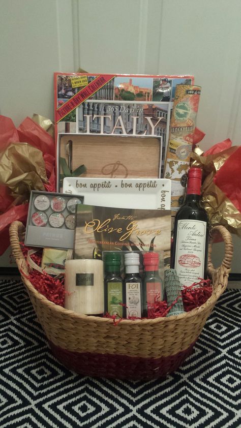 Taste Of Italy Gift Basket, Italy Gift Basket, Vacation Gift Basket, Game Night Gift Basket, Theme Baskets, Game Night Gift, Wine Basket, Auction Basket, Travel Themed Gifts