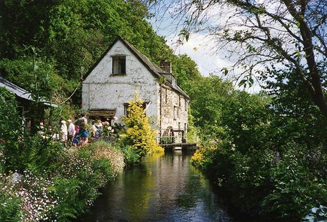 Devon Countryside, Haunted House Stories, Visit England, England Countryside, Visiting England, Devon England, Watercolour Inspiration, Haunted Houses, England Travel