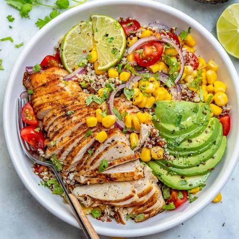 The BEST Chicken Burrito Bowl Recipe | Healthy Fitness Meals Chicken Bowl Recipe Healthy, Mexican Grilled Chicken, Chicken Bowl Recipe, Fitness Meals, Chicken Lunch, Healthy Bowls Recipes, Healthy Fitness Meals, Lunch Bowl, Healthy Bowls