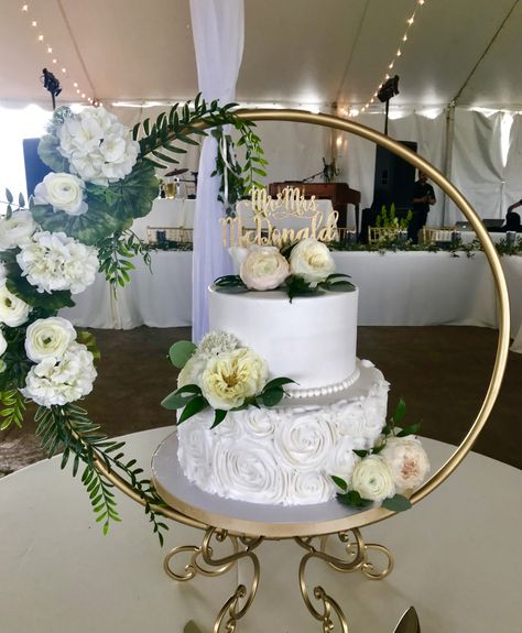 Wedding cake stands