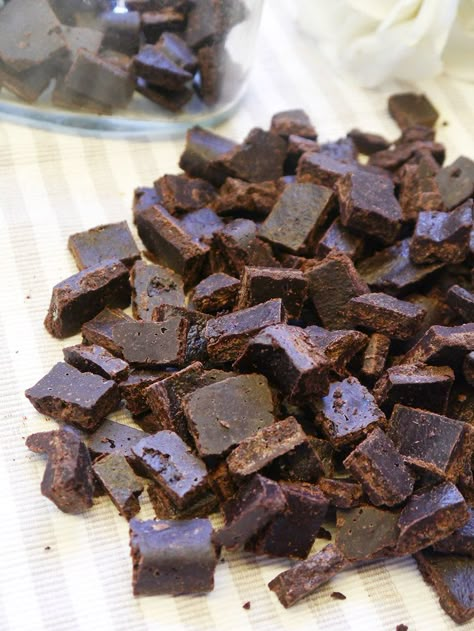 Carob Chips Recipes, Aip Chocolate, Aip Sweets, Carob Recipes, Daniel Fasting, Carob Chocolate, Bar Treats, Molasses Recipes, Fancy Foods