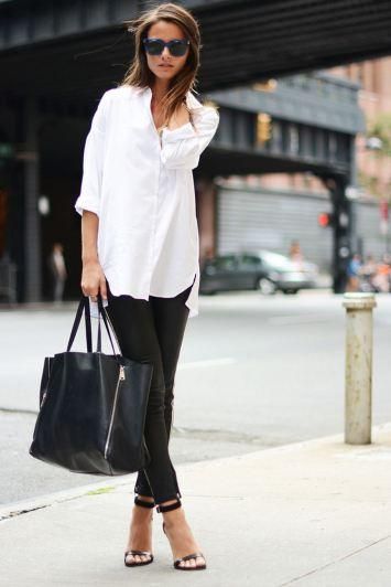 La Camicia Bianca – a volte basta solo quella Casual Chique Stijl, Simple Street Style, Black And White Outfit, Walking Down The Street, Black White Outfit, Casual Chique, Minimal Classic, Traje Casual, Mode Casual