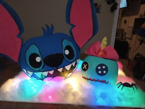 Lilo Pumpkin Painting, Scrump Pumpkin, Pumpkin Decoration Contest Ideas, Lilo And Stitch Trunk Or Treat Ideas, Lilo And Stitch Pumpkin Painting, Cute Pumkins Ideas Painting, Stitch Pumpkin Painting, Stitch And Scrump, Pumpkin Competition