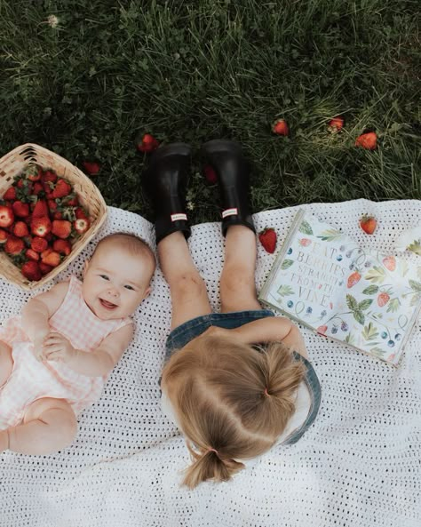 Picnic Photo Shoot, Picnic Photography, Nature Books, Barefoot Blonde, Styles Summer, About Nature, Family Picnic, Foto Baby, Teach Kids