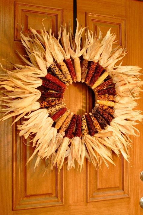 Corn Husk Wreath Cornhusk Wreath, Indian Corn Wreath, Thanksgiving Decorations Diy Table, Thanksgiving Decorations Outdoor, Corn Husk Wreath, Corn Wreath, Fun Fall Decor, Indian Corn, Thanksgiving Decorations Diy