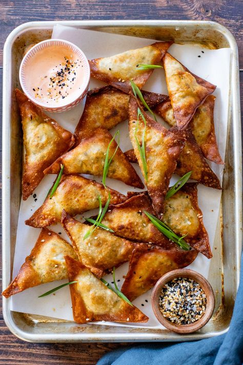 Crispy Jalapeño Corn Wontons Vegan Gf Appetizers Party, Vegan Hourdourves, Warm Appetizer Recipes, Vegan Wonton Recipes, Best Vegan Appetizers, Vegetarian Appies, Corn Wontons, Vegetarian Wontons, Vegan Party Appetizers