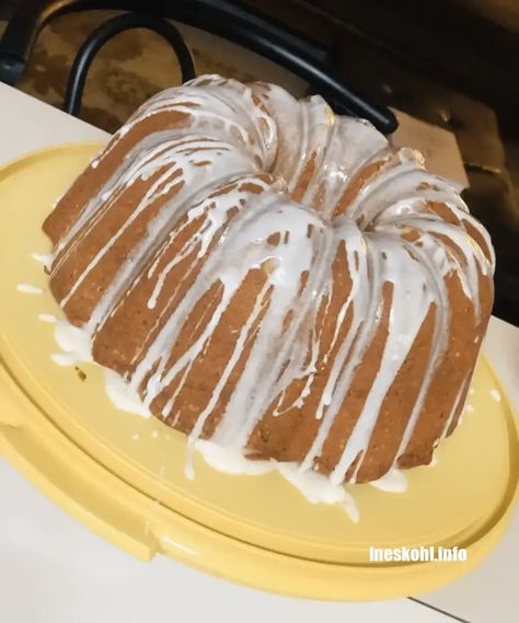 Pineapple Pound Cake with Cream Cheese Glaze | InesKohl Kitchen Pound Cake With Cream Cheese, Ineskohl Kitchen, Pineapple Pound Cake, Cream Cheese Pound Cake Recipe, Welcome To My Kitchen, Glaze For Cake, Pineapple Desserts, Bakers Gonna Bake, Cream Cheese Pound Cake