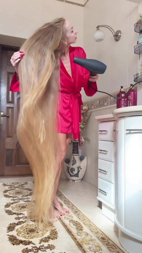 Long Hair Goals 😍 #hair #longhair ##longhairstyles How To Get Super Long Hair Fast, Super Long Hair With Bangs, Hairstyles For Long And Thick Hair, Hairstyles For Really Long Hair, Worlds Longest Hair, Movie Hairstyles, Extreme Long Hair, Shiny Curly Hair, Long Voluminous Hair