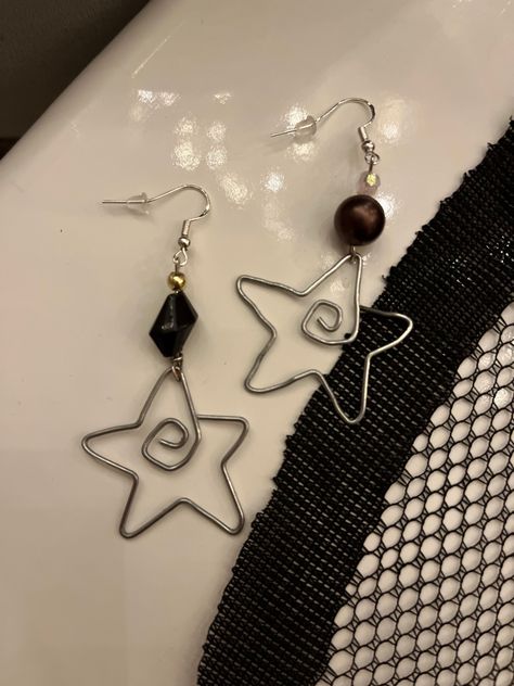 Spiral Outfit, Paperclip Rings, Spiral Nails, Swirly Earrings, Spiral Star, Paperclip Earrings, Diy Clothes Accessories, Spiral Jewelry, Blink Blink