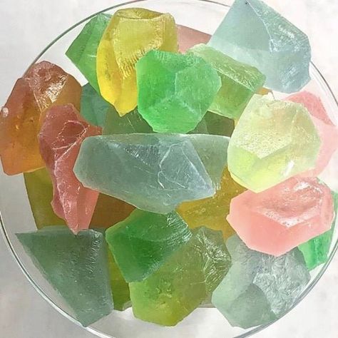 Crystal Jelly Candy, How To Make Kohakuto, Kohakotu Candy, Japanese Snacks Recipe Sweets, Traditional Japanese Desserts, Japanese Crystal Candy, Japanese Candy Recipe, Kohakutou Candy, Japanese Jelly