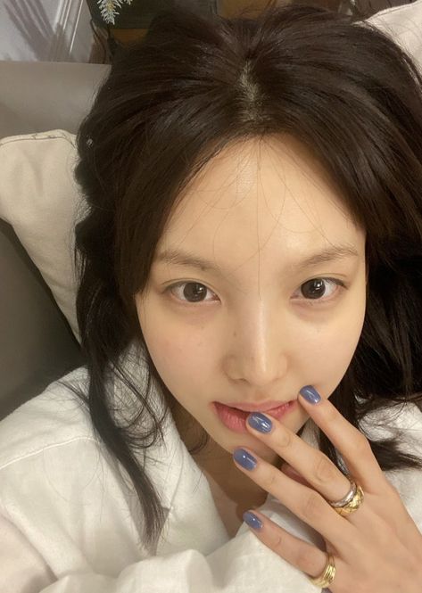 nayeon archive on Twitter: "nayeon is the prettiest… " Bare Face, Twice Tzuyu, Twice Nayeon, Nayeon Twice, Im Nayeon, Girl Icons, Girl Crush, One In A Million, Kpop Girls