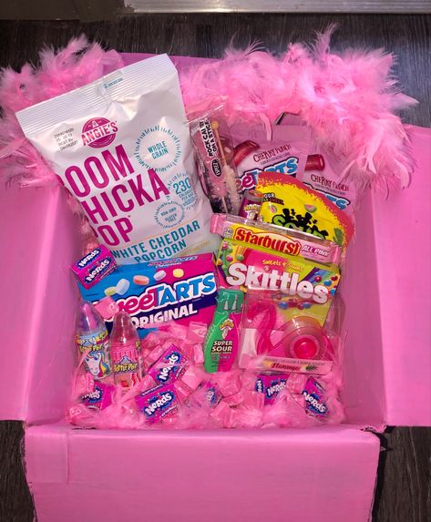 Hot Pink Birthday Gift Basket, Pink Snack Basket Ideas, Pink Birthday Box Gift For Best Friend, Pink Color Theme Party Basket, Color Party Pink Basket, Pink Candy Basket, Tickled Pink Gift Ideas, Hot Pink Gift Basket, Pink Themed Basket