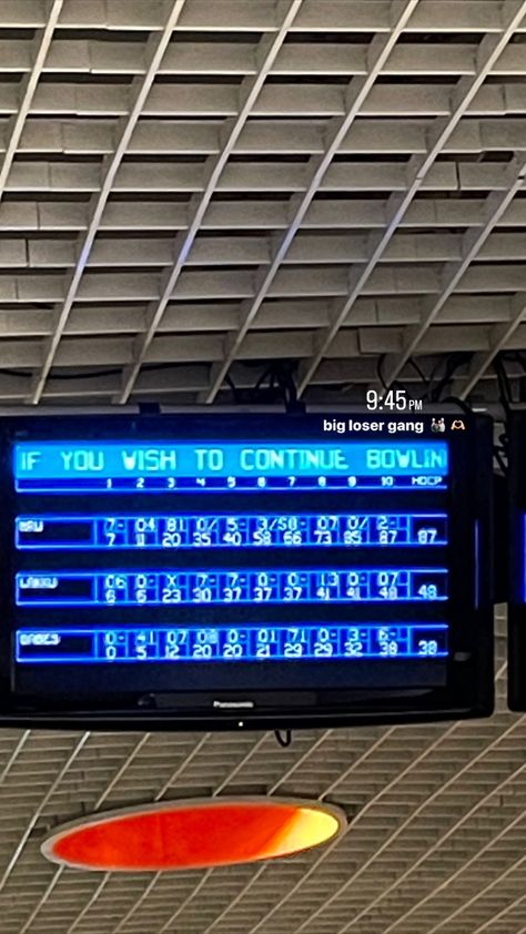 Bowling Story Instagram, Bowling Instagram Story, Bowling Story, Bowling Photoshoot, Bowling Aesthetic, Bowling Pictures, Glamrock Bonnie, Big L, Bowling Games