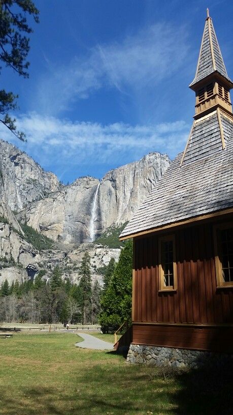 Yosemite Falls Yosemite Iphone Wallpaper, Yosemite November, Yosemite Wallpaper, Yosemite Winter Photography, Half Dome Yosemite Photography, Church Pictures, Yosemite Falls, Yosemite Valley, Yosemite National