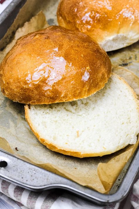 Homemade Vegan Brioche Buns - Alder Spirit Burger Bun Recipe Vegan, Vegan Hamburger Buns Homemade, Vegan Burger Buns Recipe, Vegan Brioche Buns, Vegan Buns Recipe, Vegan Brioche Bread, Vegan Hamburger Buns, Vegan Buns, Vegan Brioche