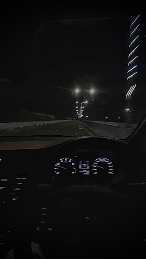 Late Night Car Driving Snapchat Story, Car Driving Pov Aesthetic, Car Driving Video Night Road Trips, Riding Car At Night, Car Driving In Night, Car Driving Photo, Night Car Ride Aesthetic Videos, Cars In Night, Late Night Drives Snapchat