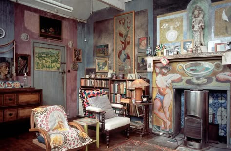 The Bloomsbury Group's Most Famous Work of Art | by Lucy Scholes | The New York Review of Books Charlotte Street Hotel, Bloomsbury Style, Duncan Grant, Charleston House, Vanessa Bell, Bloomsbury Group, Painting Lamp Shades, Charleston Homes, Art And Craft Design