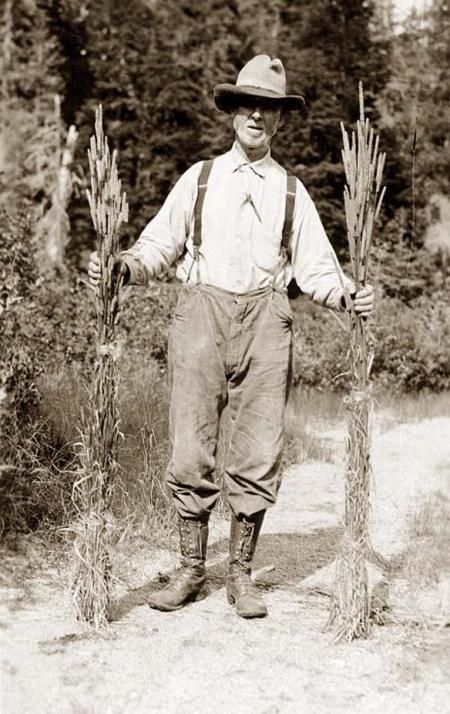 Farmer-wear?  Possibly what David wore?  But, of course, he was always meticulously clean! https://yesteryearsnews.wordpress.com/category/education/page/9/ Farmer Fashion, Farmer Outfit, Historic Photos, A Farmer, Vintage Farm, Old Farm, Alam Yang Indah, Vintage Pictures, Old West